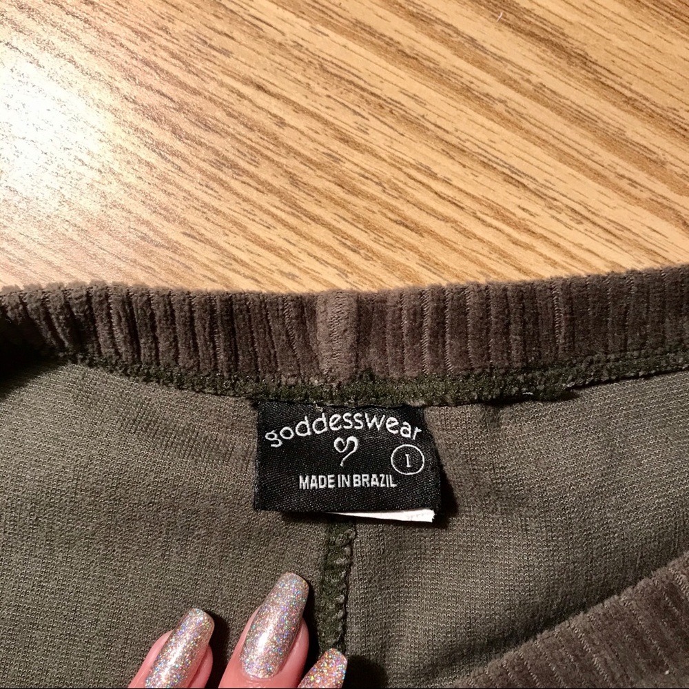 mini skirt - Picture 2 of 3